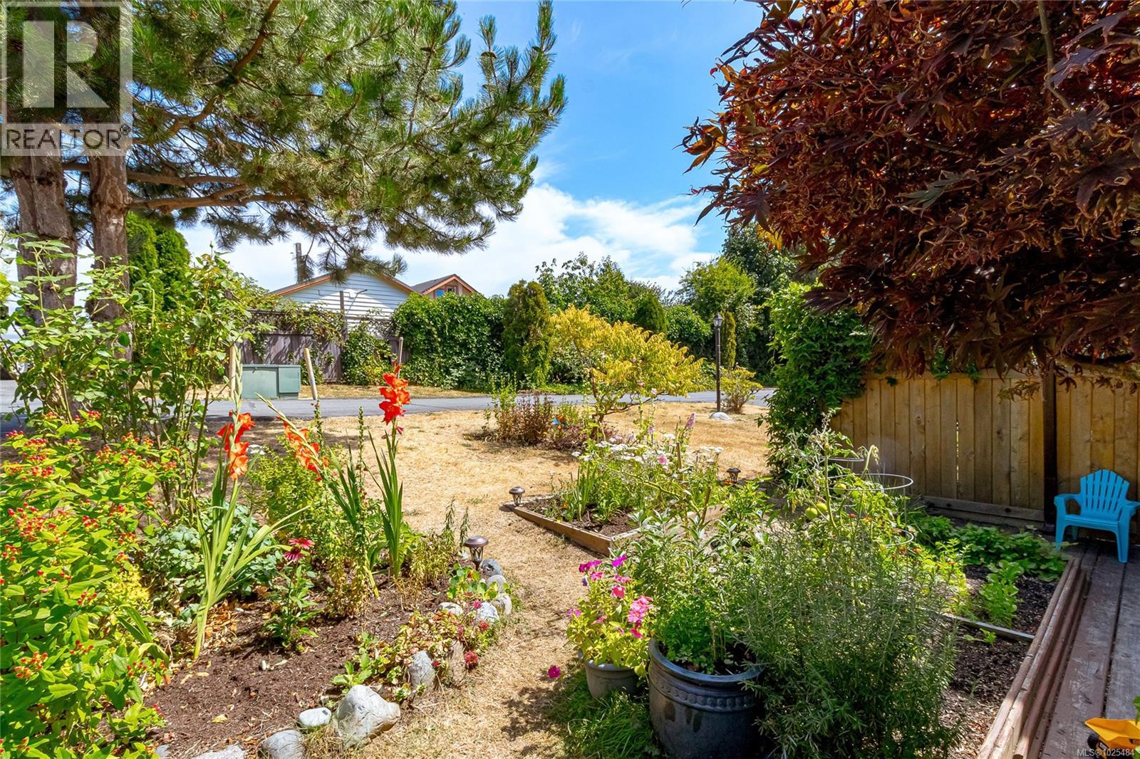 #13 6172 ALINGTON RD - 32