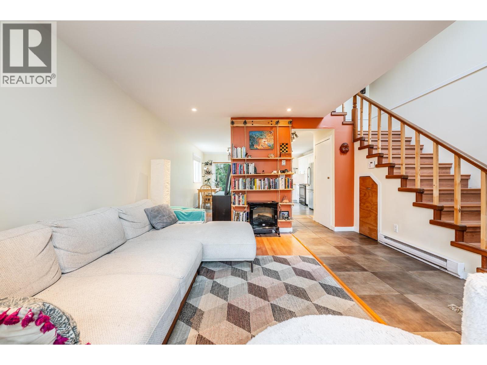 1 38468 WILSON CRESCENT, Squamish