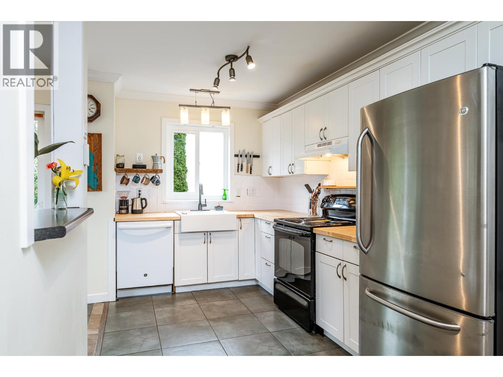 1 38468 WILSON CRESCENT, Squamish