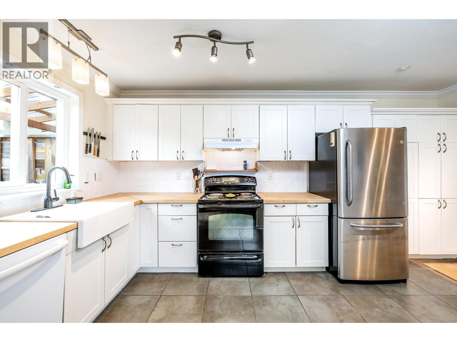 1 38468 WILSON CRESCENT, Squamish