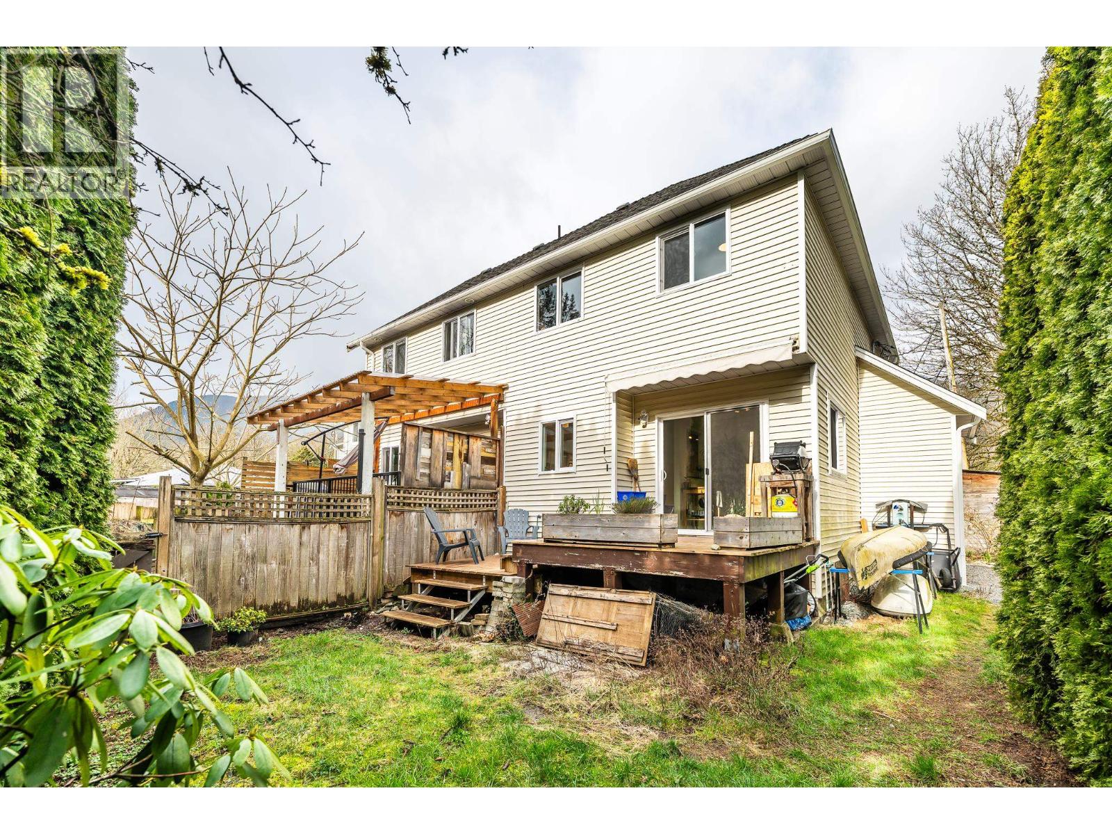 1 38468 WILSON CRESCENT, Squamish