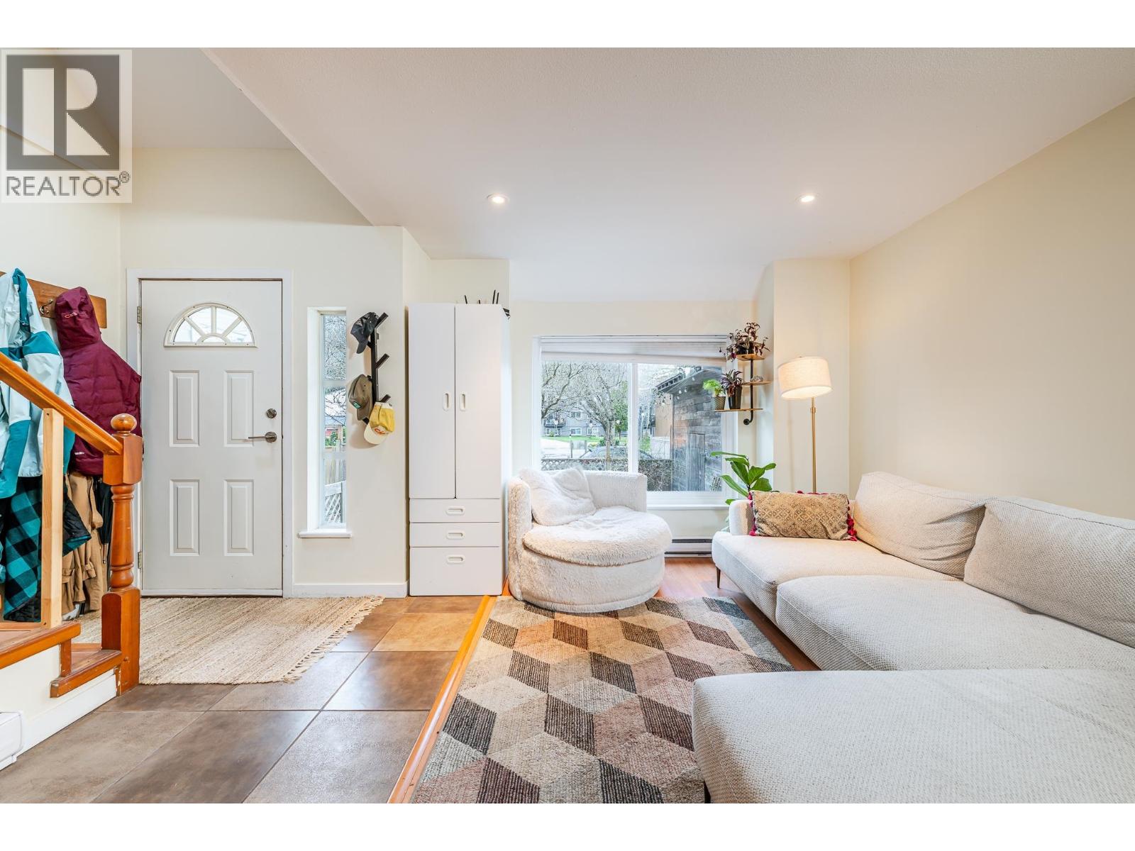 1 38468 WILSON CRESCENT, Squamish