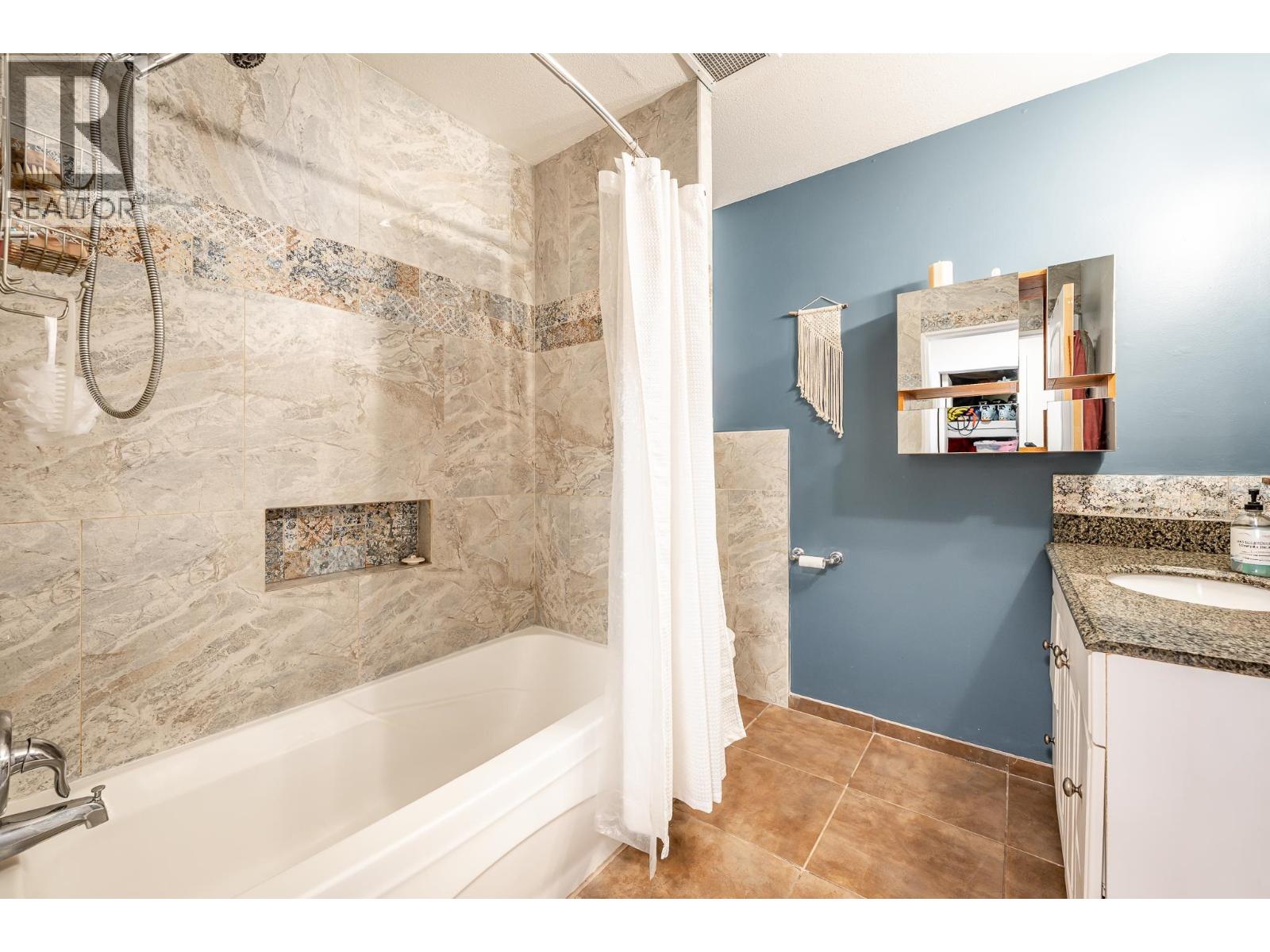 1 38468 WILSON CRESCENT, Squamish