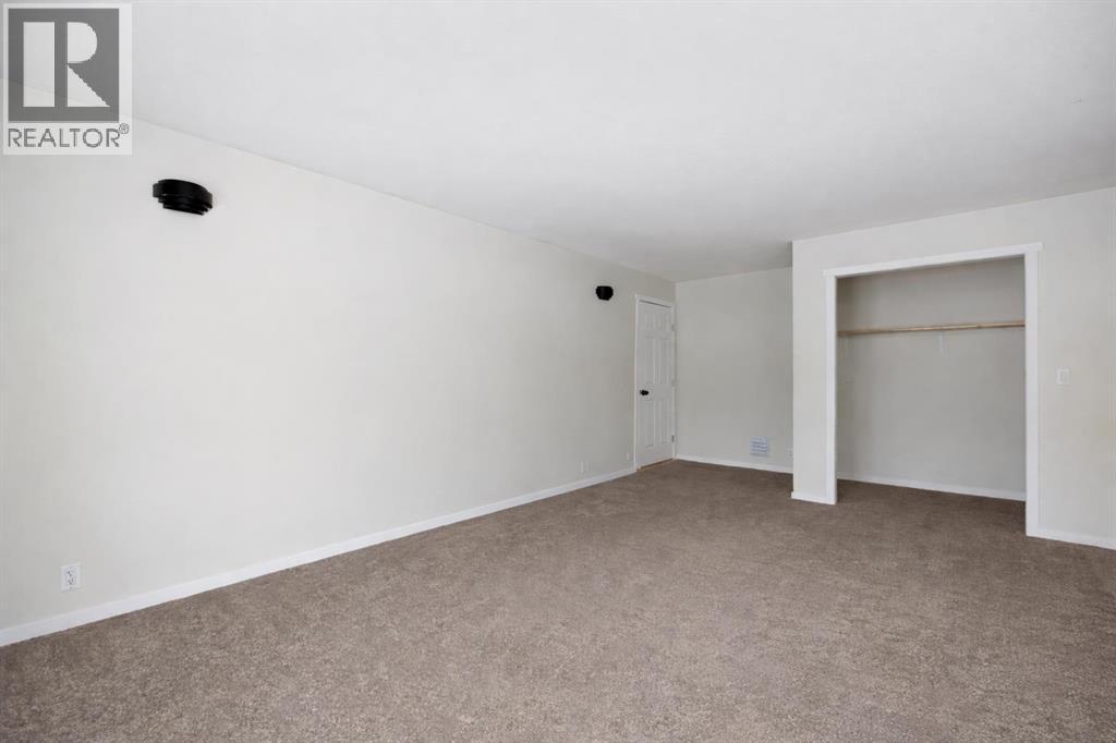 208 Signal Road, Fort McMurray