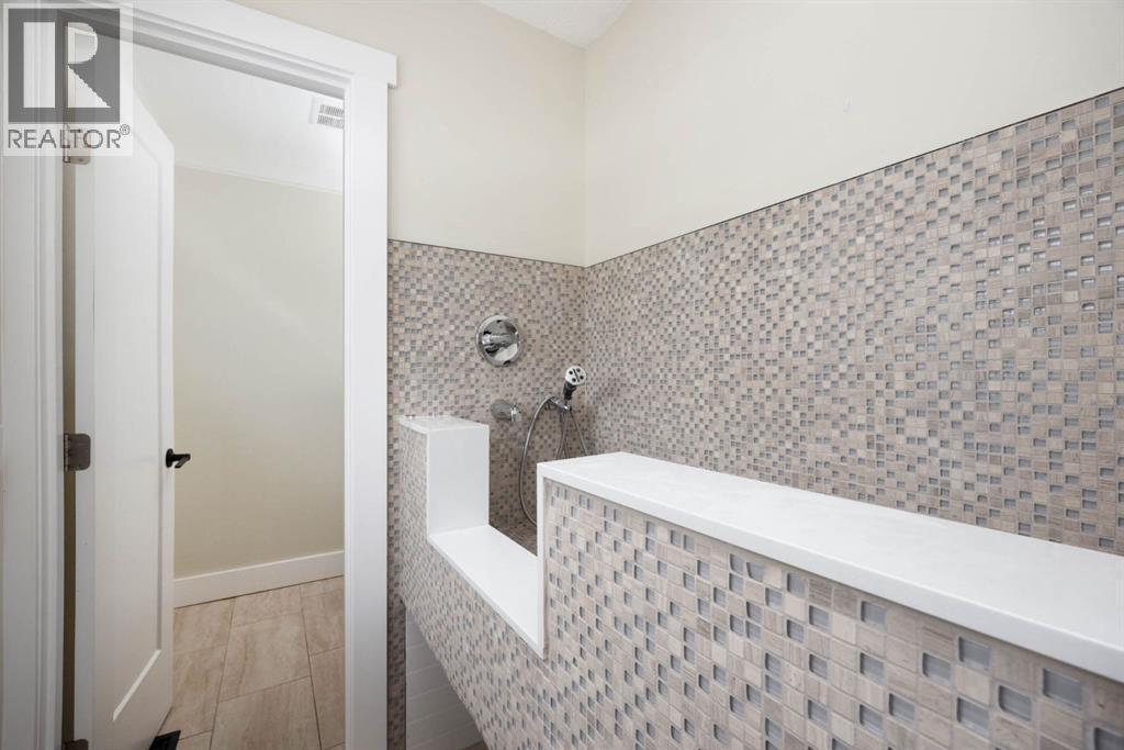 208 Signal Road, Fort McMurray