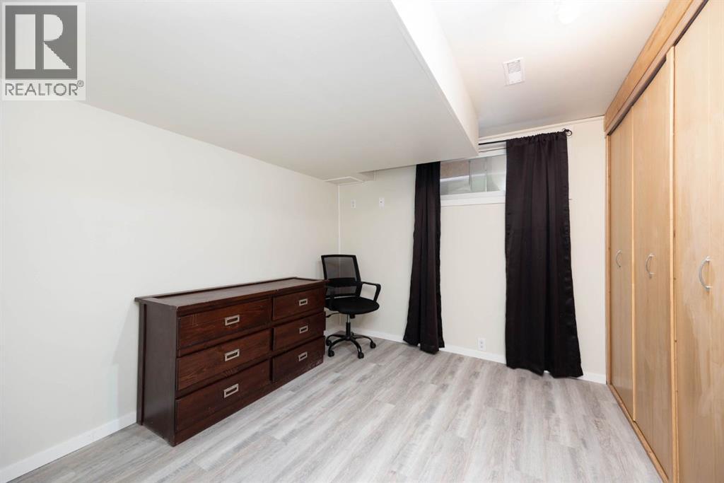 208 Signal Road, Fort McMurray