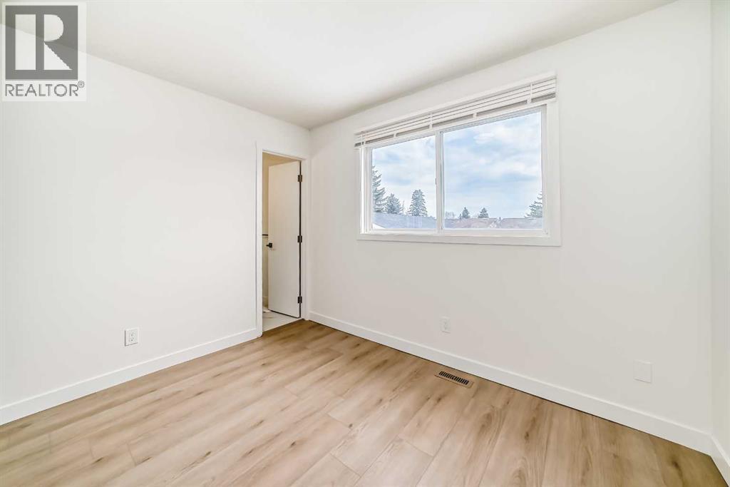 Single Family House 4 Level for Sale in  Rundleridge Drive NE Rundle Calgary 