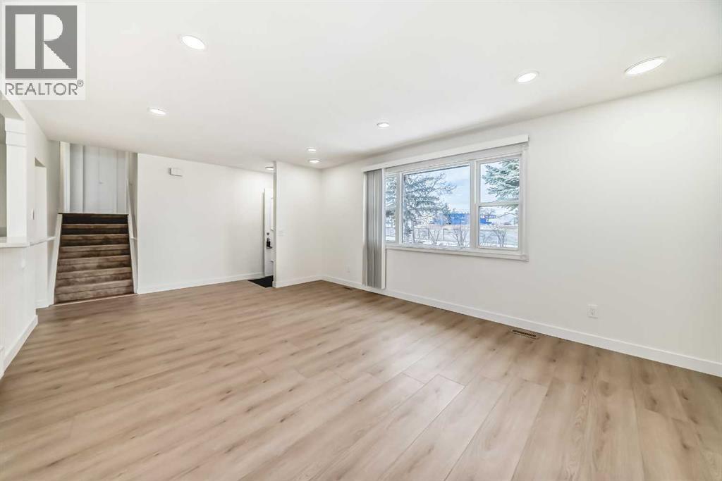 Single Family House 4 Level for Sale in  Rundleridge Drive NE Rundle Calgary 