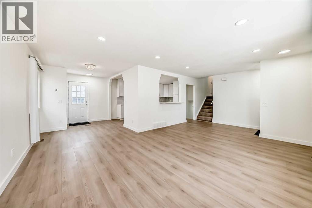 Single Family House 4 Level for Sale in  Rundleridge Drive NE Rundle Calgary 