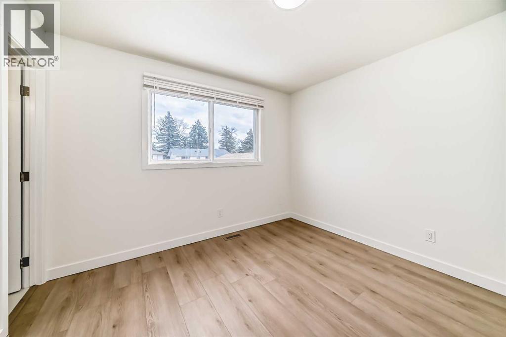 Single Family House 4 Level for Sale in  Rundleridge Drive NE Rundle Calgary 