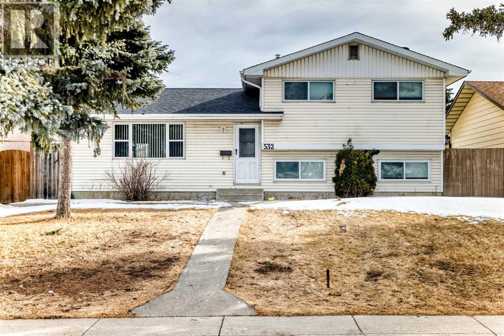 532 Rundleridge Drive NE, Calgary, Alberta