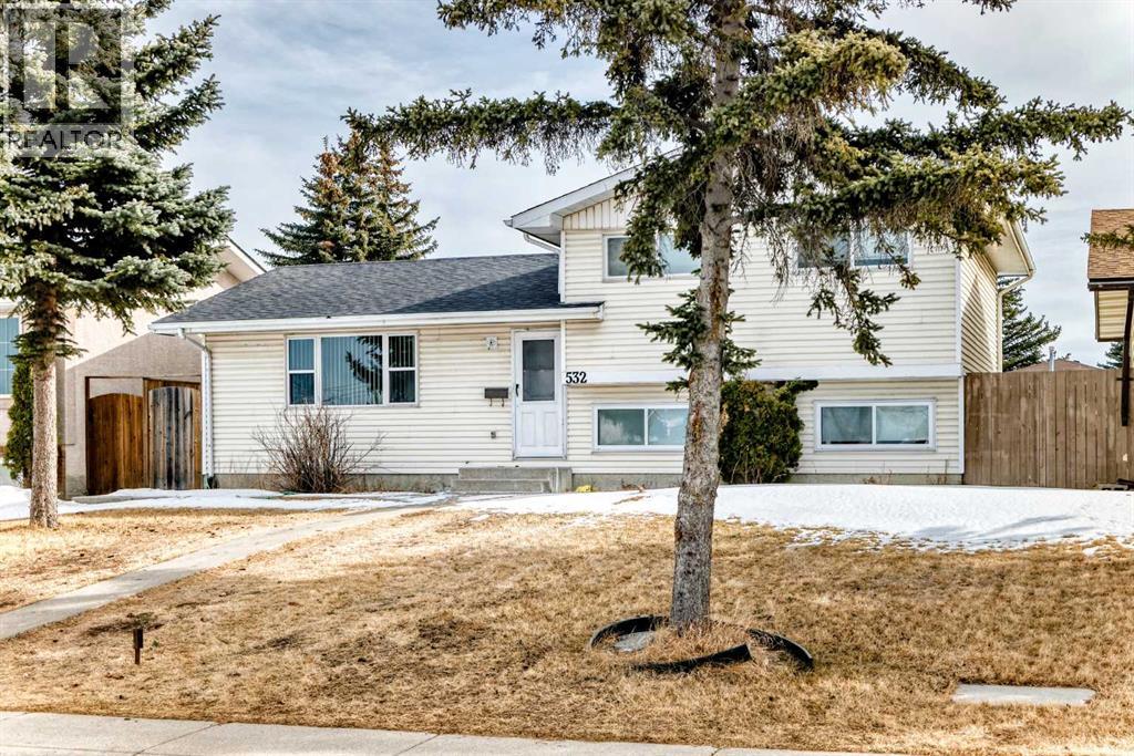 Single Family House 4 Level for Sale in  Rundleridge Drive NE Rundle Calgary 