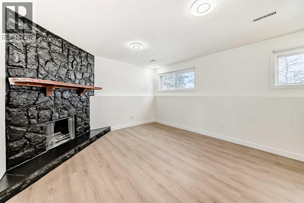 Single Family House 4 Level for Sale in  Rundleridge Drive NE Rundle Calgary 