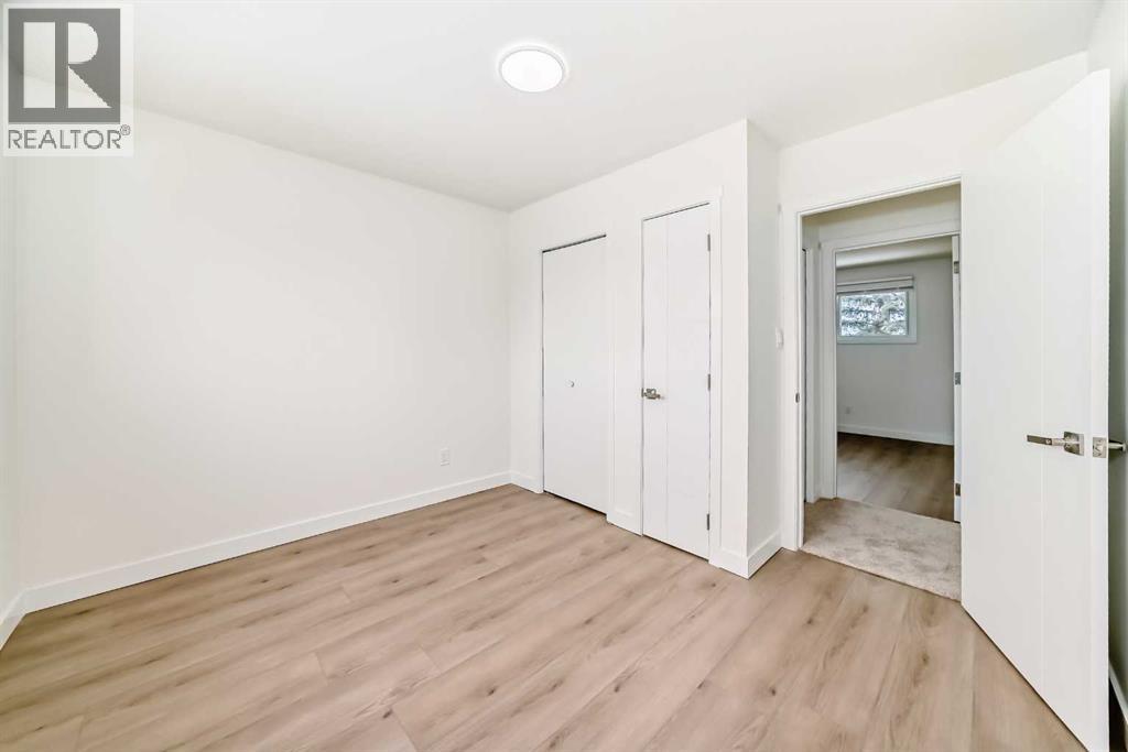 Single Family House 4 Level for Sale in  Rundleridge Drive NE Rundle Calgary 