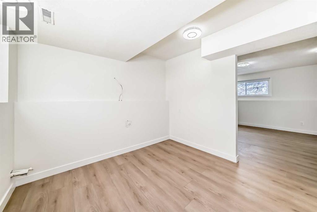 Single Family House 4 Level for Sale in  Rundleridge Drive NE Rundle Calgary 