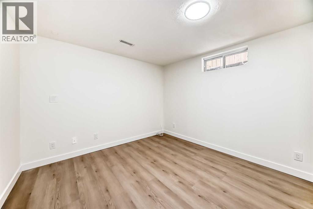 Single Family House 4 Level for Sale in  Rundleridge Drive NE Rundle Calgary 