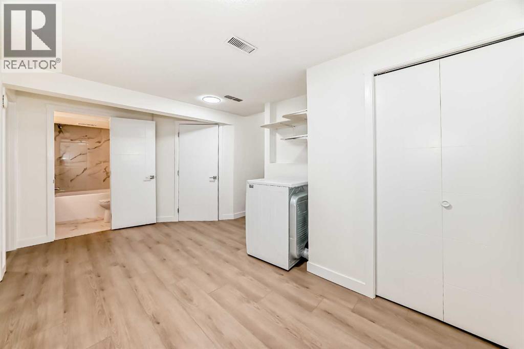 Single Family House 4 Level for Sale in  Rundleridge Drive NE Rundle Calgary 