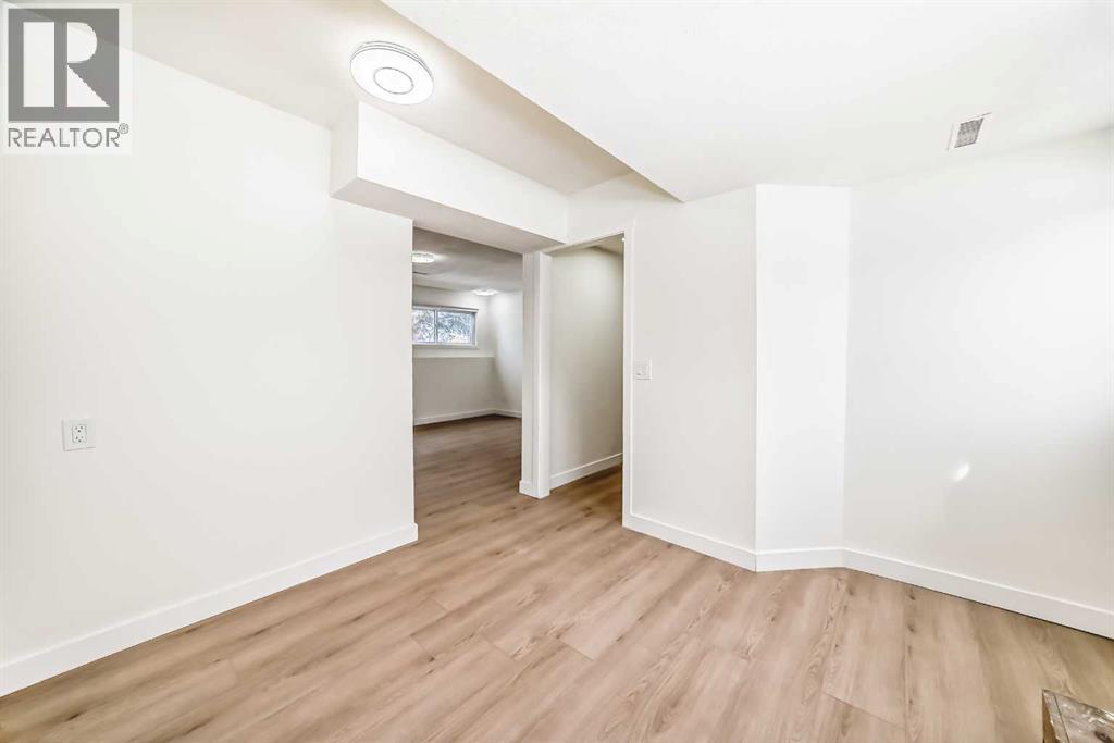 Single Family House 4 Level for Sale in  Rundleridge Drive NE Rundle Calgary 