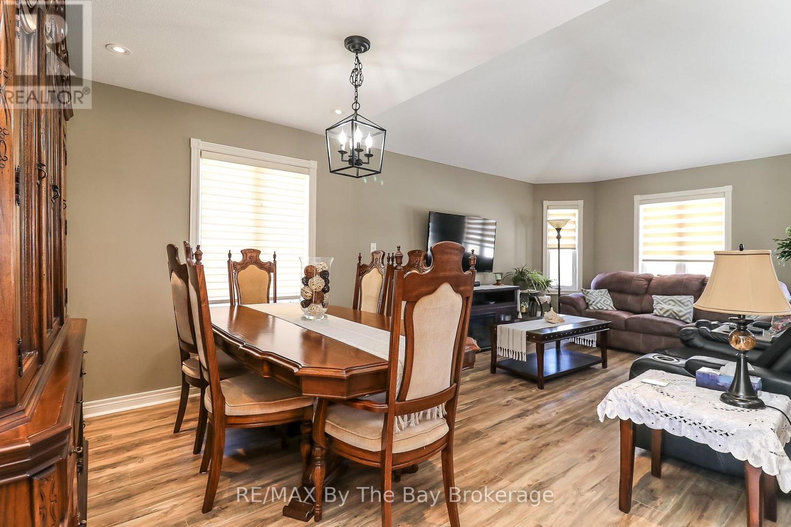437 RAMBLEWOOD DRIVE - 3