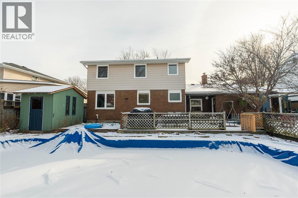 635 Highbury PARK, Sarnia, Ontario, N7V2K1 — Photo 2