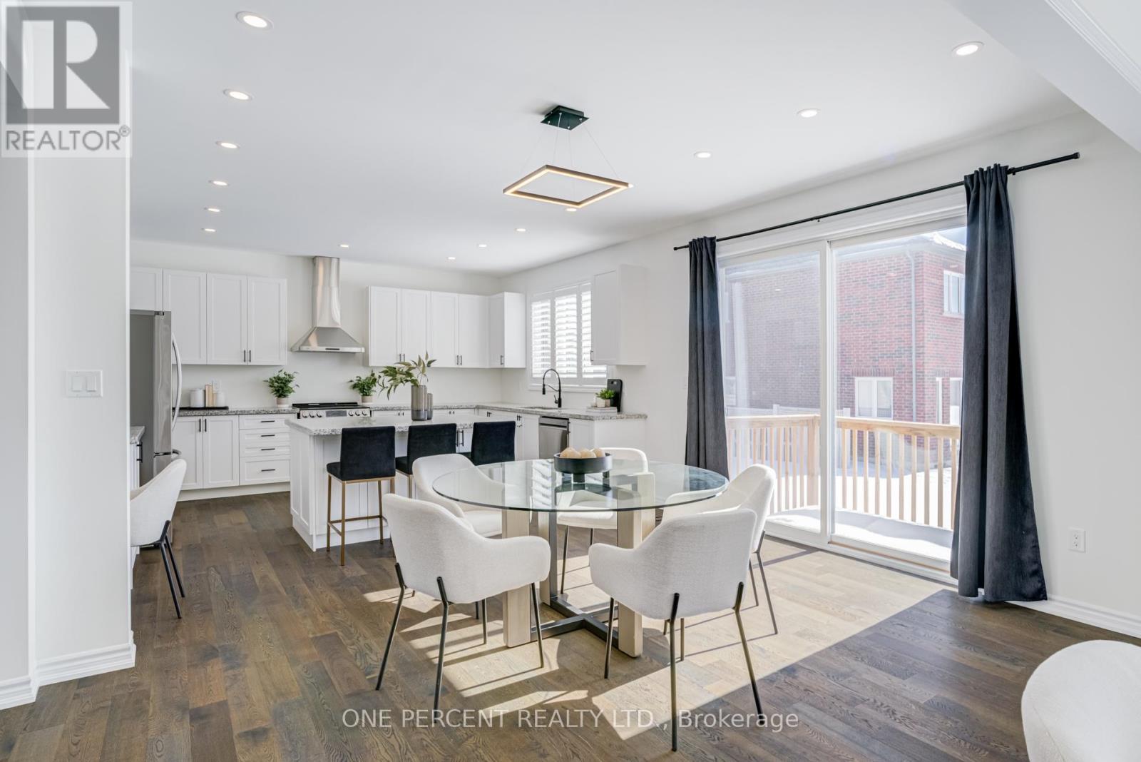1093 COLE STREET - 11