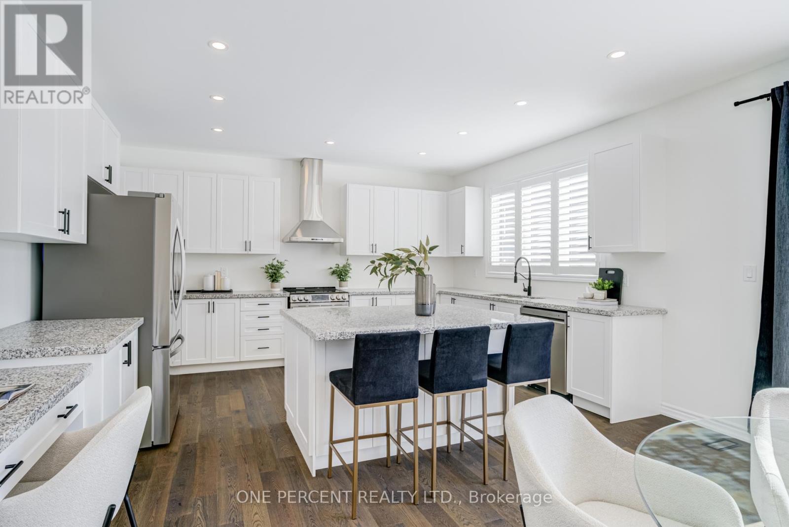 1093 COLE STREET - 14