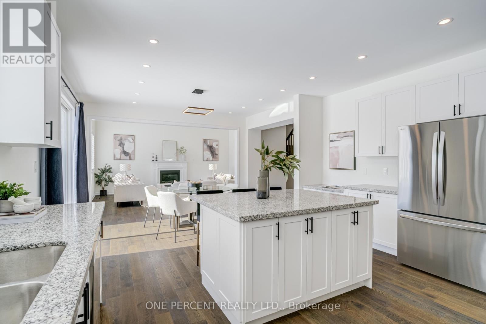 1093 COLE STREET - 16
