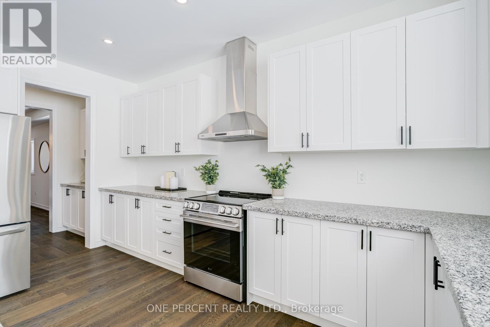 1093 COLE STREET - 17