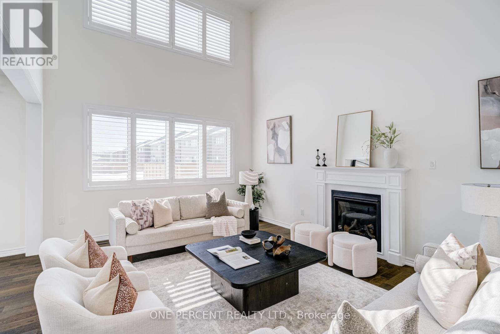 1093 COLE STREET - 25
