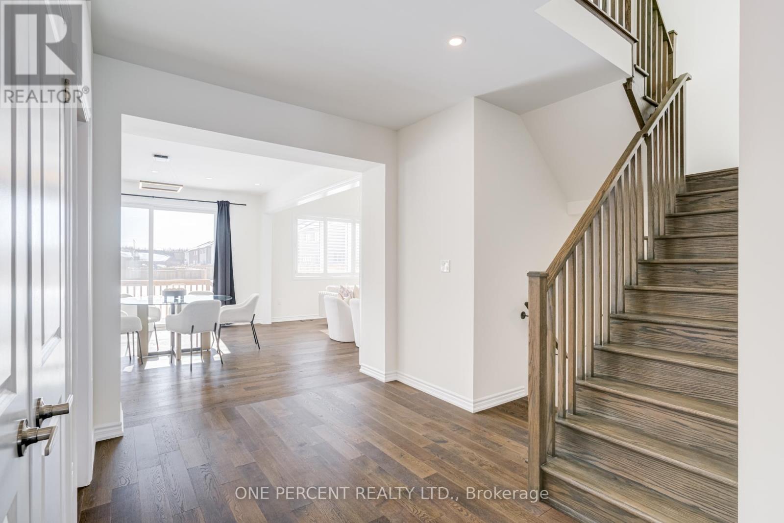1093 COLE STREET - 27