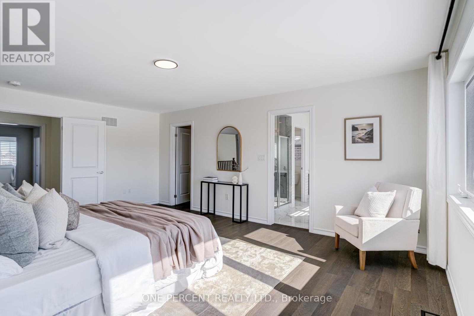 1093 COLE STREET - 30