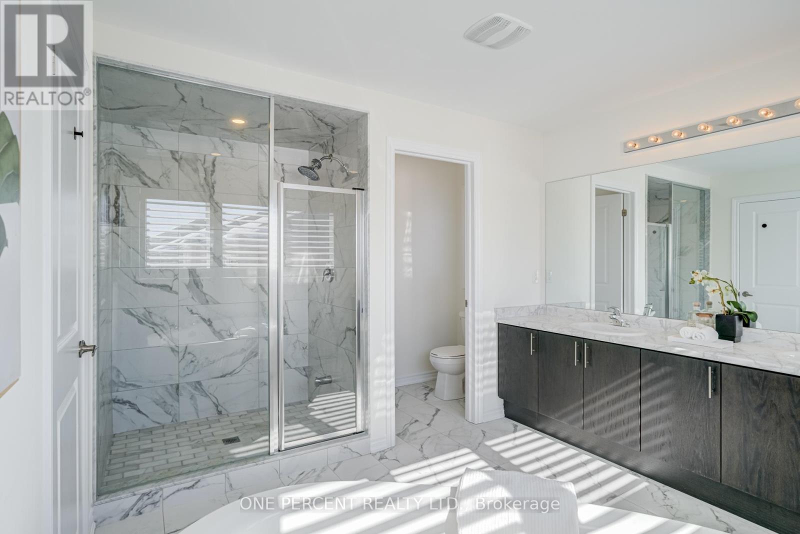 1093 COLE STREET - 32