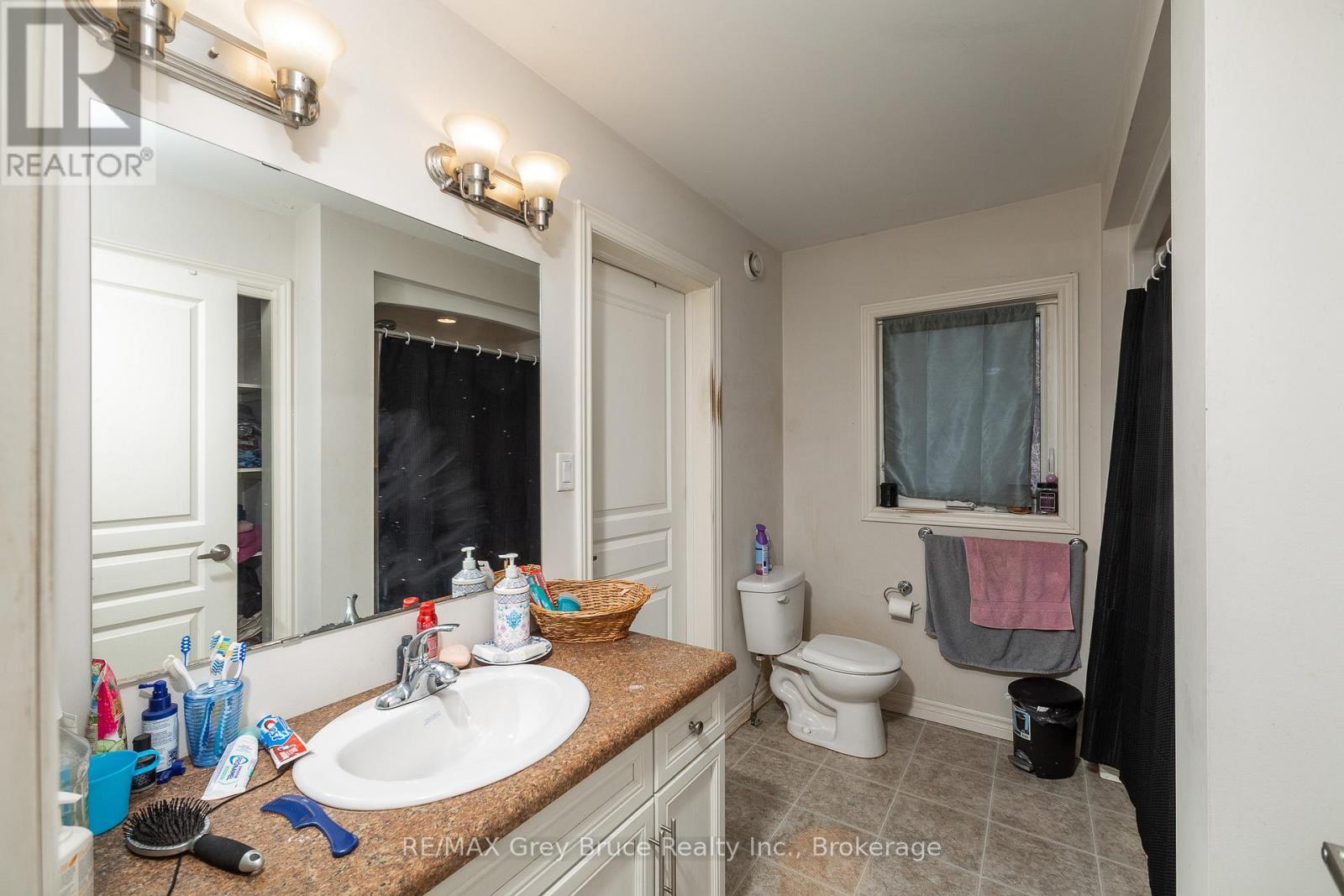 4 Pc Ensuite