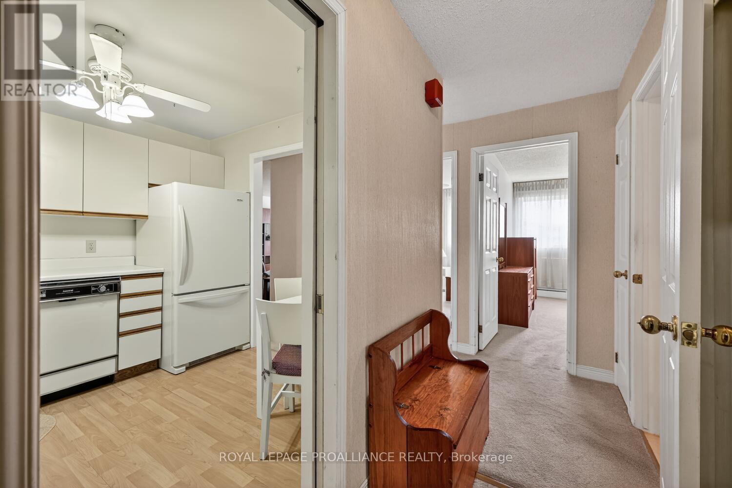 #205 820 LAURIER BOULEVARD - 9