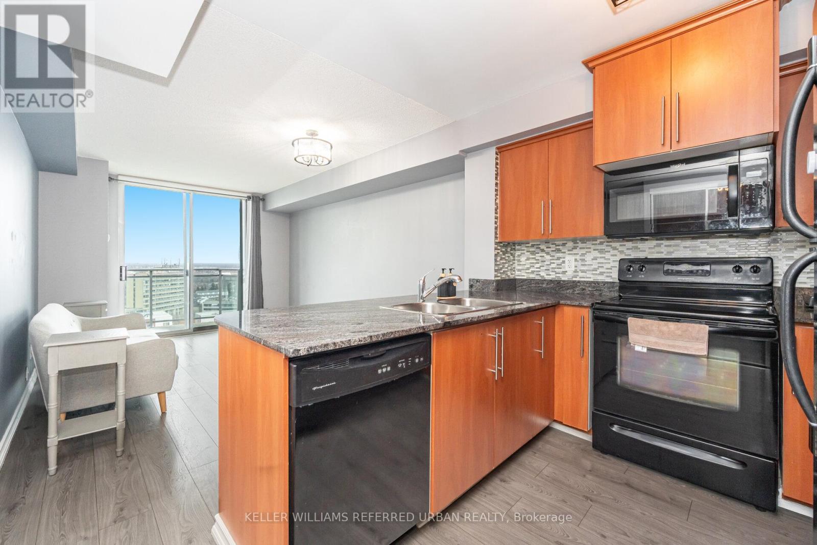 #17K 8 ROSEBANK DRIVE - 5
