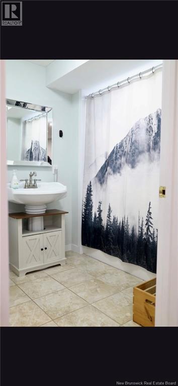 32 VANESSA COURT - 39