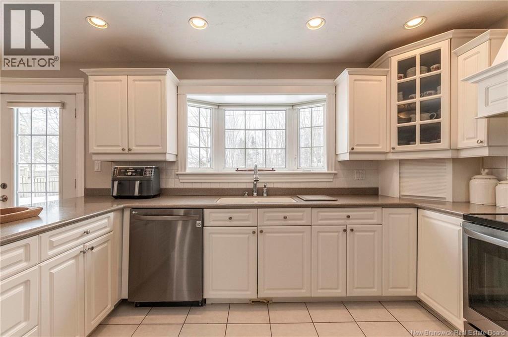 32 VANESSA COURT - 16