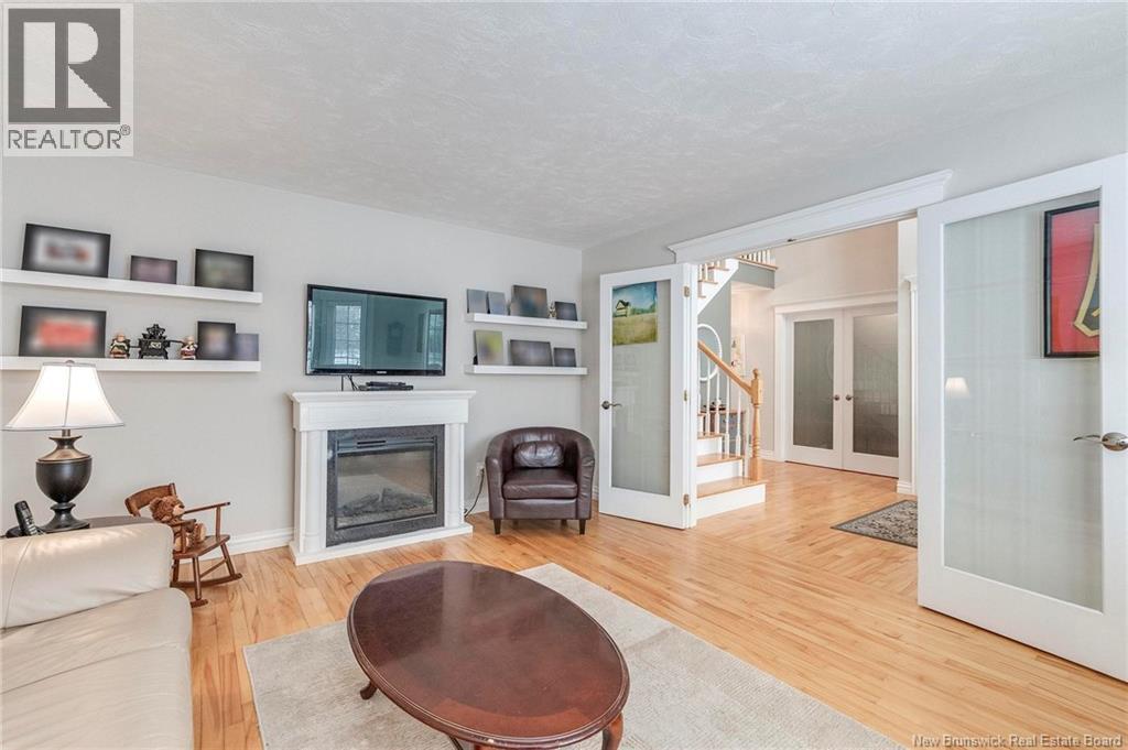 32 VANESSA COURT - 33