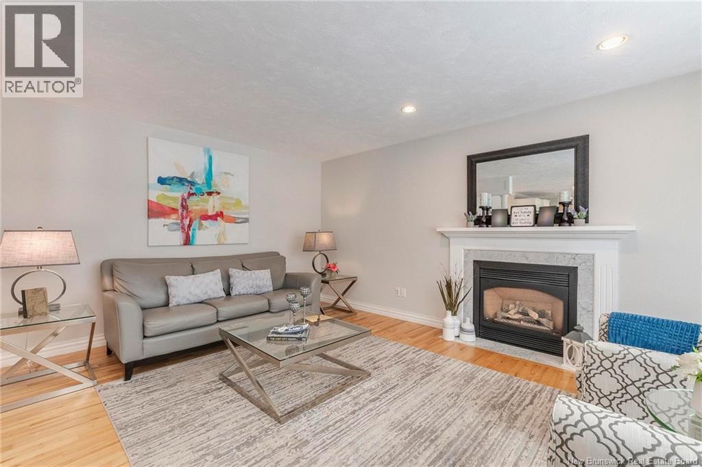 32 VANESSA COURT - 30