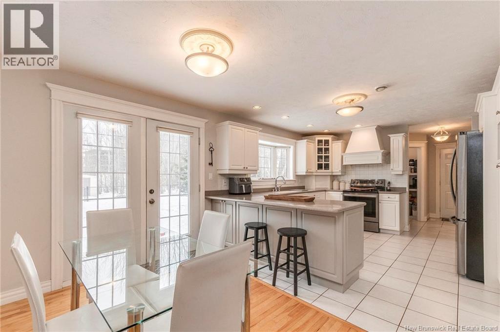 32 VANESSA COURT - 24