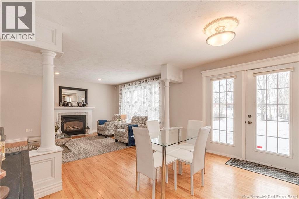 32 VANESSA COURT - 25