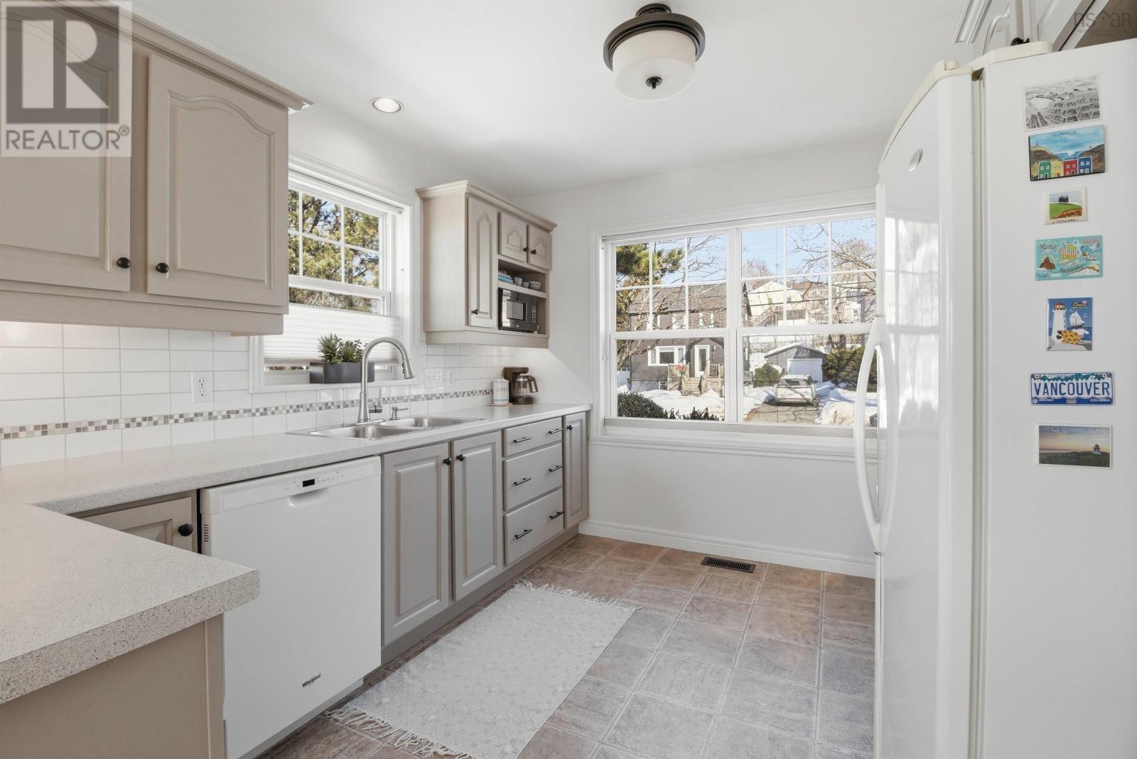 Property 5 of 49 of 3790 Memorial Drive