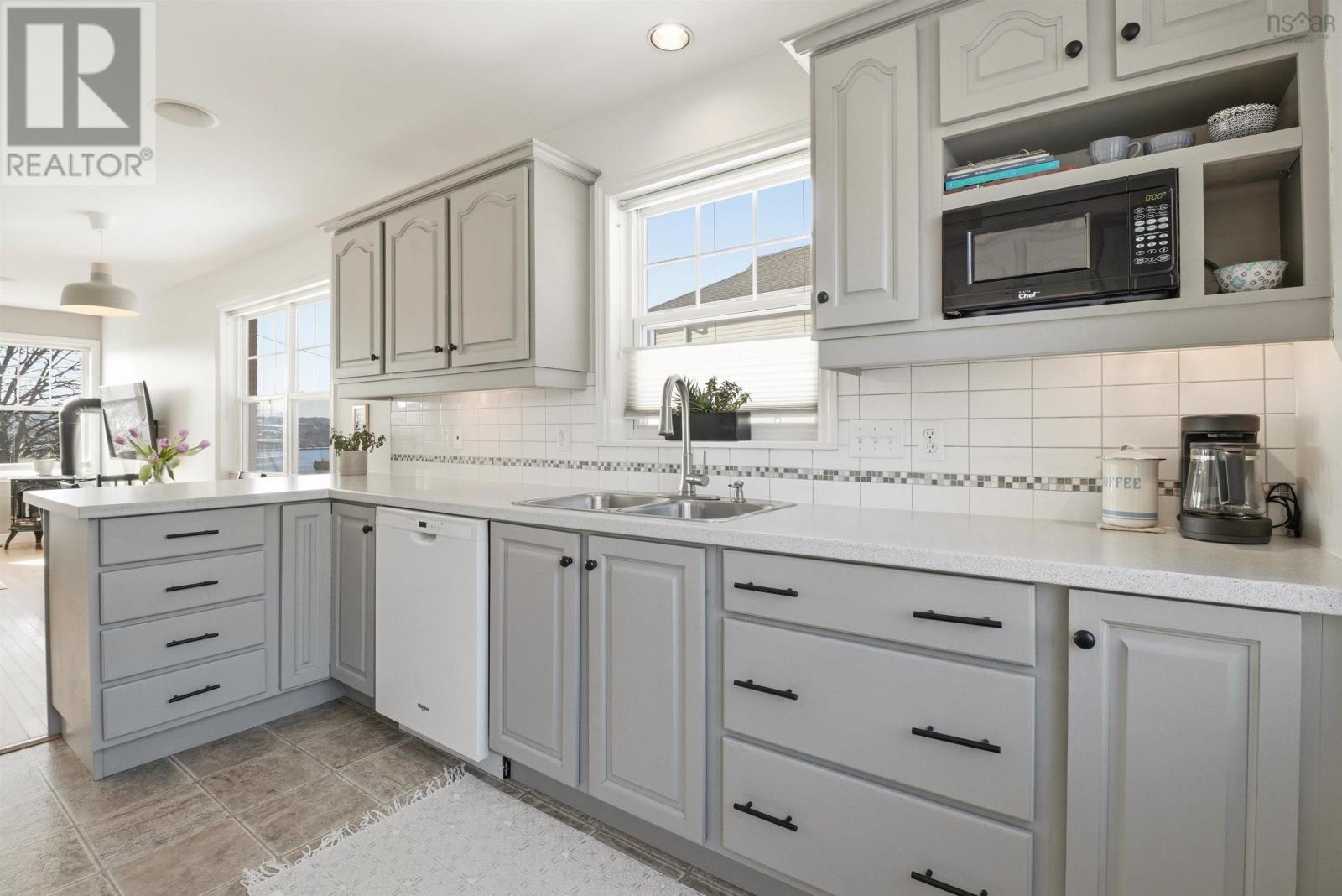 Property 7 of 49 of 3790 Memorial Drive