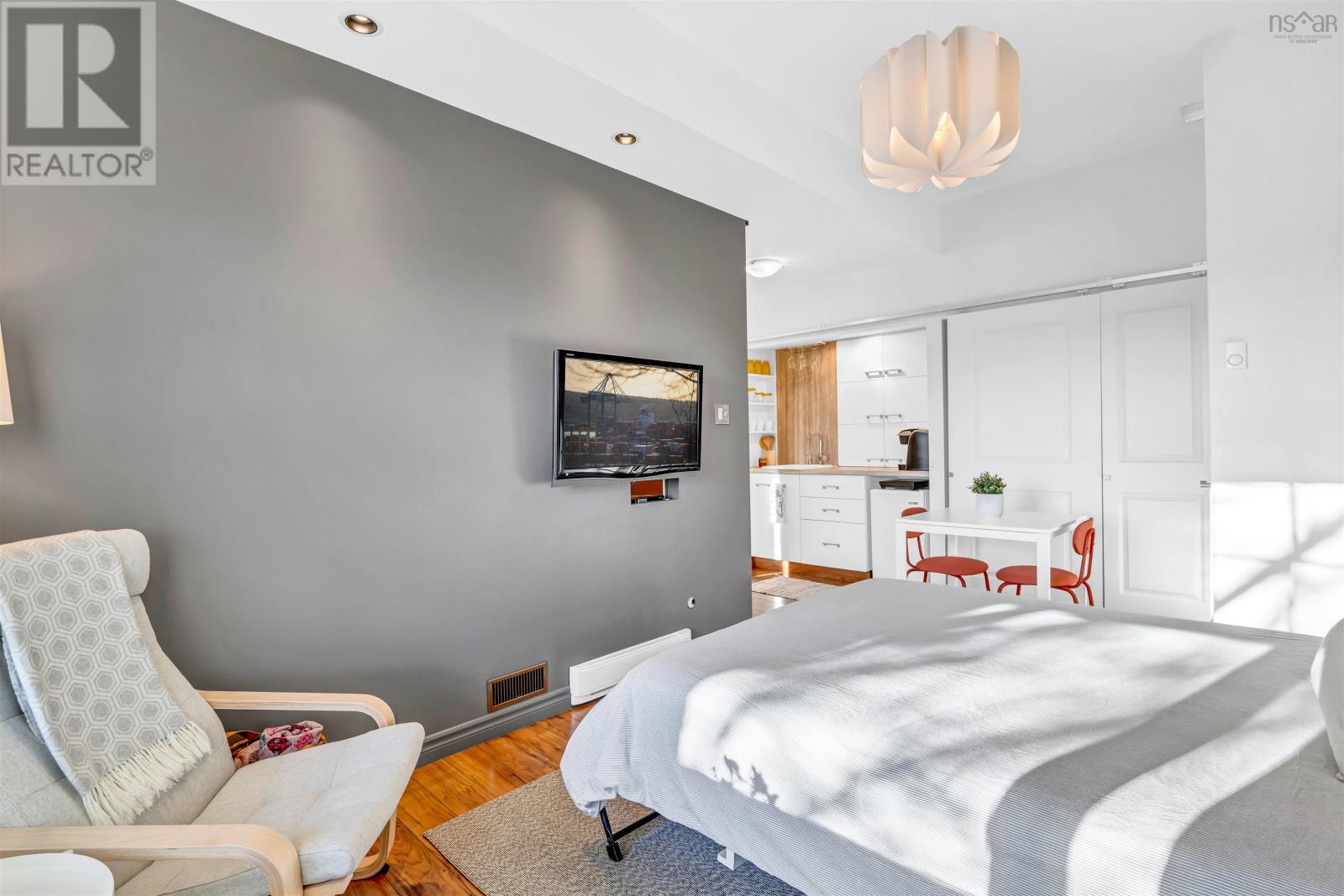 Property 46 of 49 of 3790 Memorial Drive