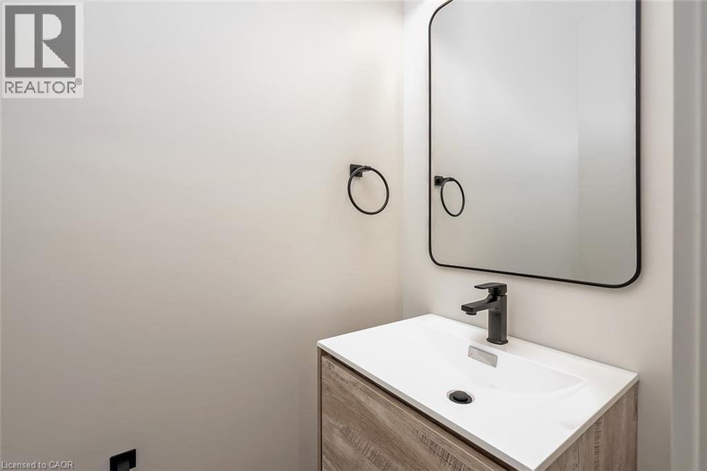 284 WILSON Street E Unit# 201, Ancaster, Ontario, L9G2B9 — Photo 12