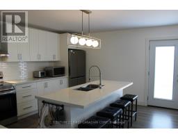 Kitchen - 2609 Oil Heritage Road, Oil Springs, ON N0N1P0 Photo 9