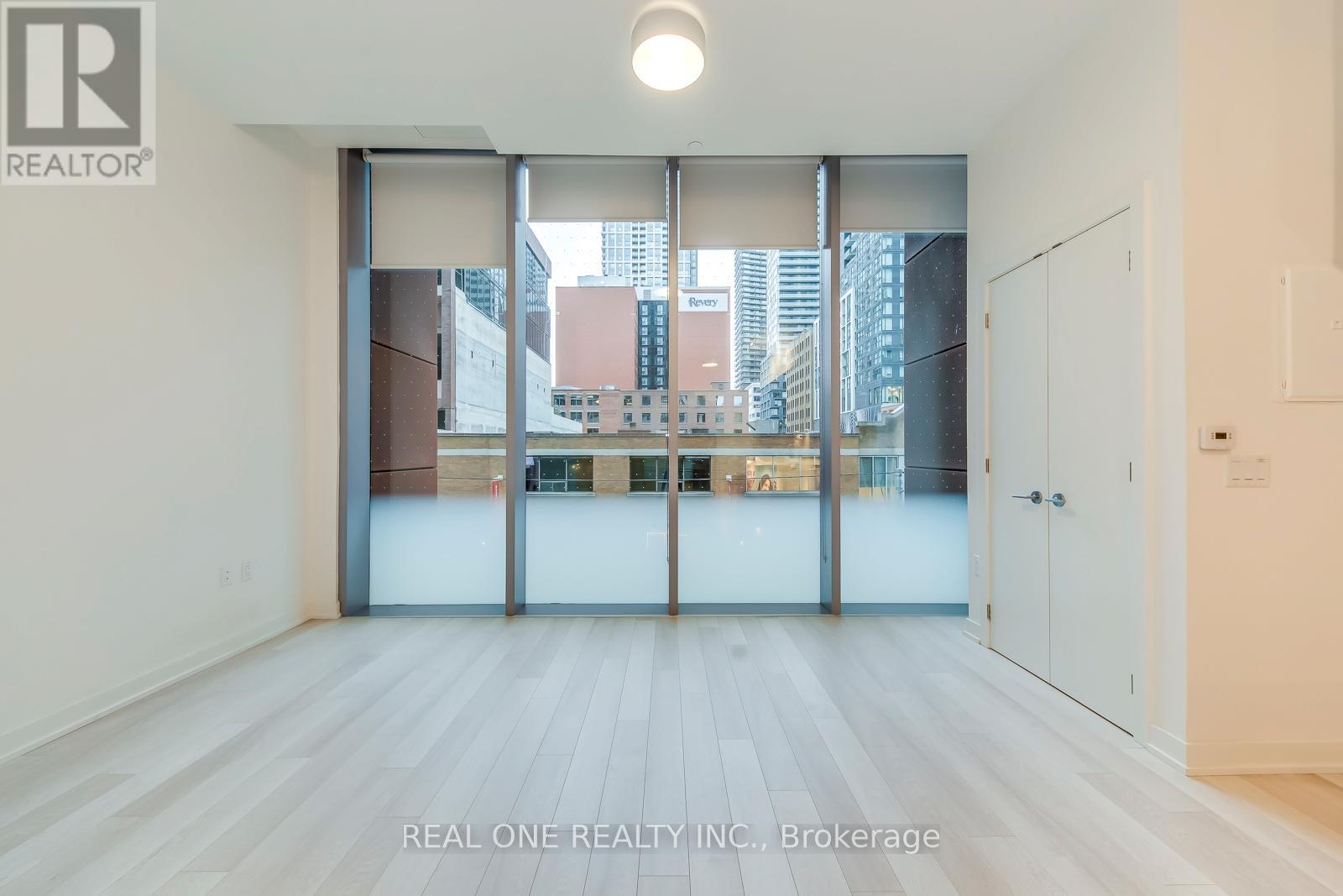 #201 357 KING STREET W - 14