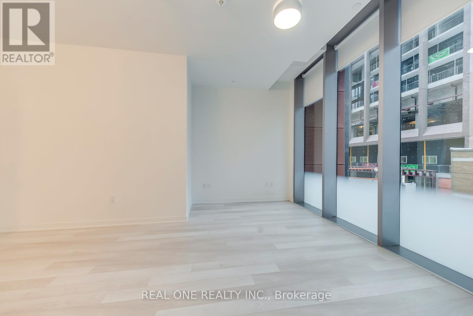 #201 357 KING STREET W - 17