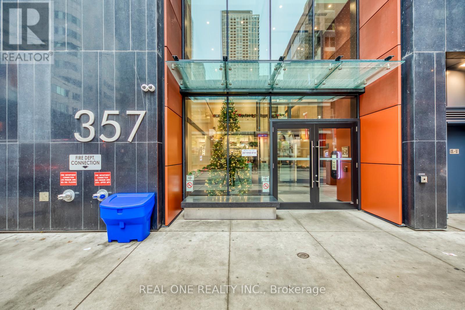 #201 357 KING STREET W - 2