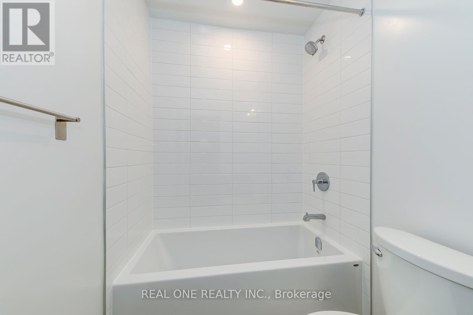 #201 357 KING STREET W - 24